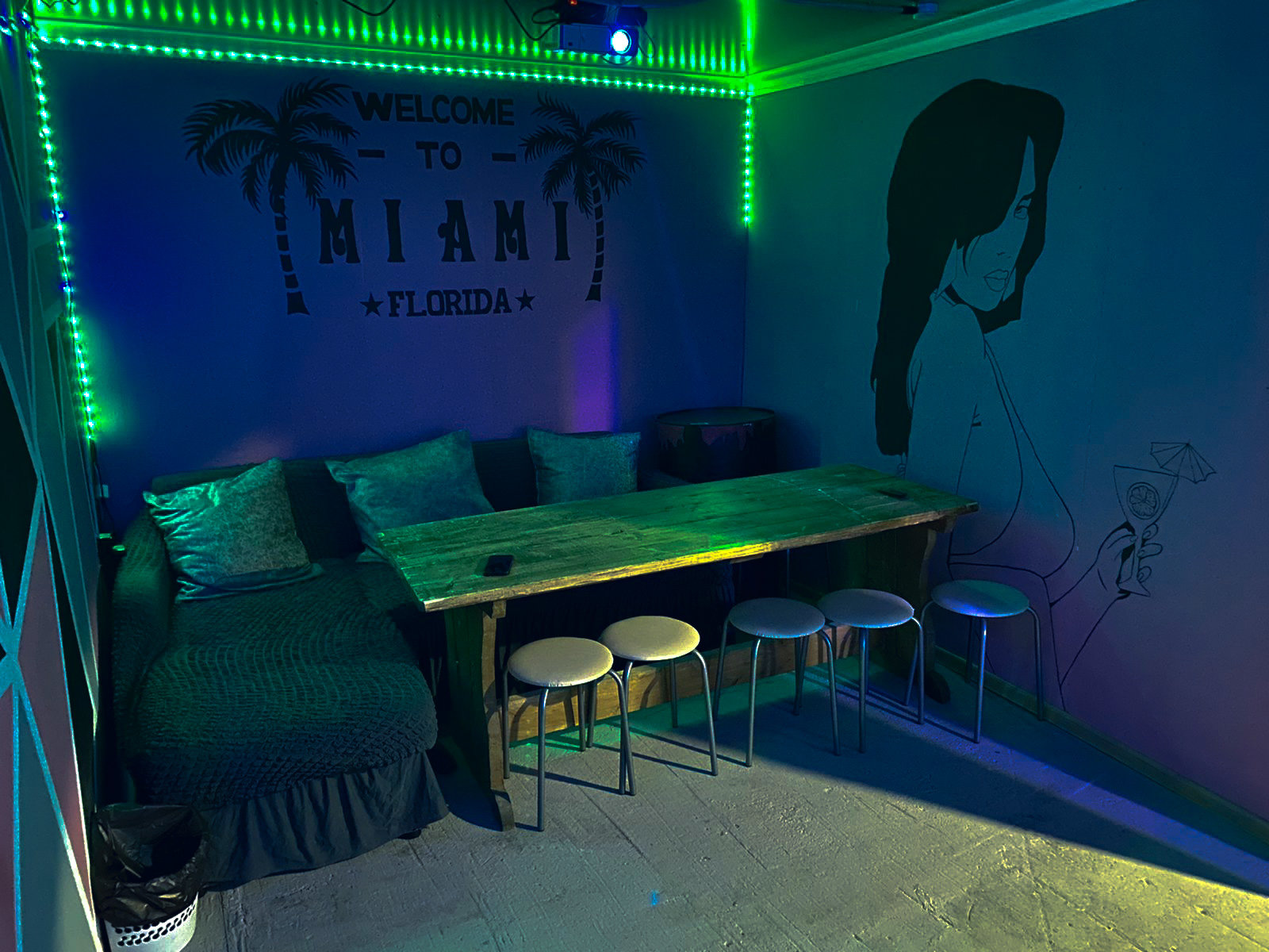 Miami room