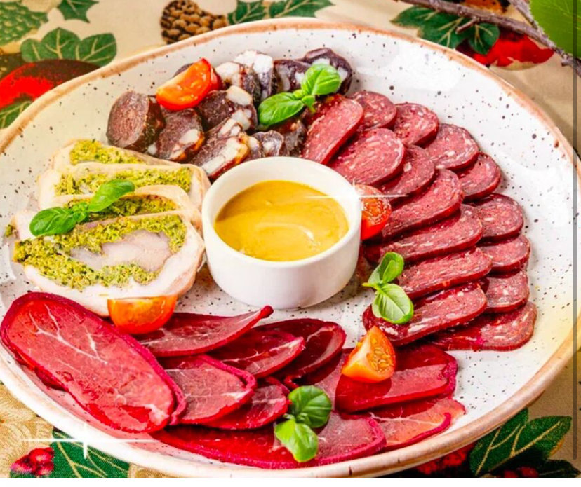 Мясная нарезка