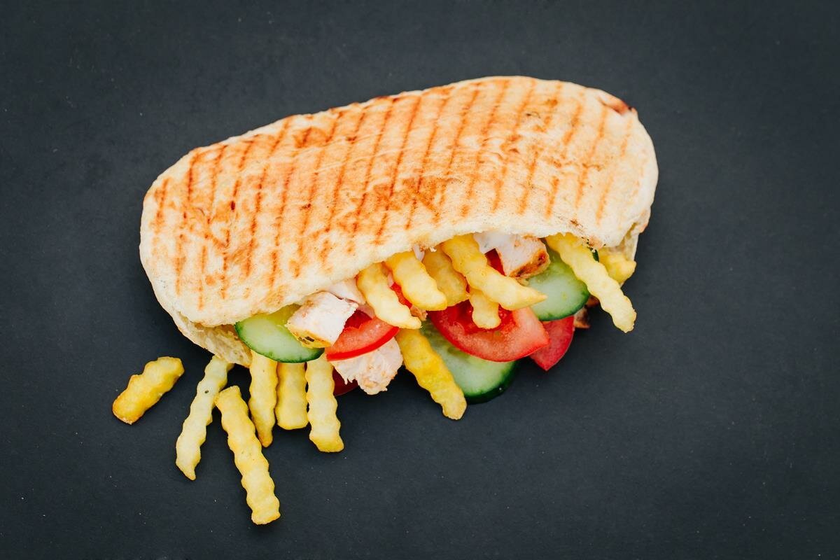 Шаверма в булочке куриная малая