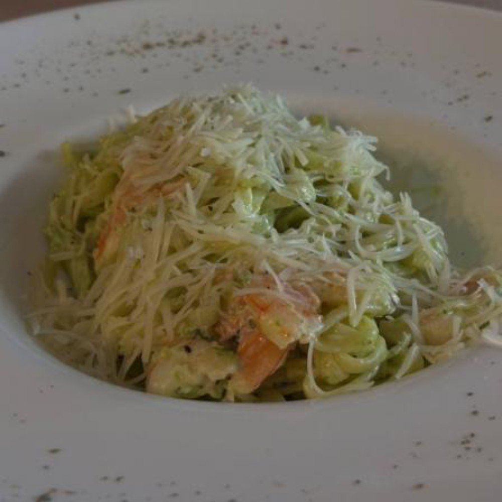 Паста с креветкой и соусом Песто