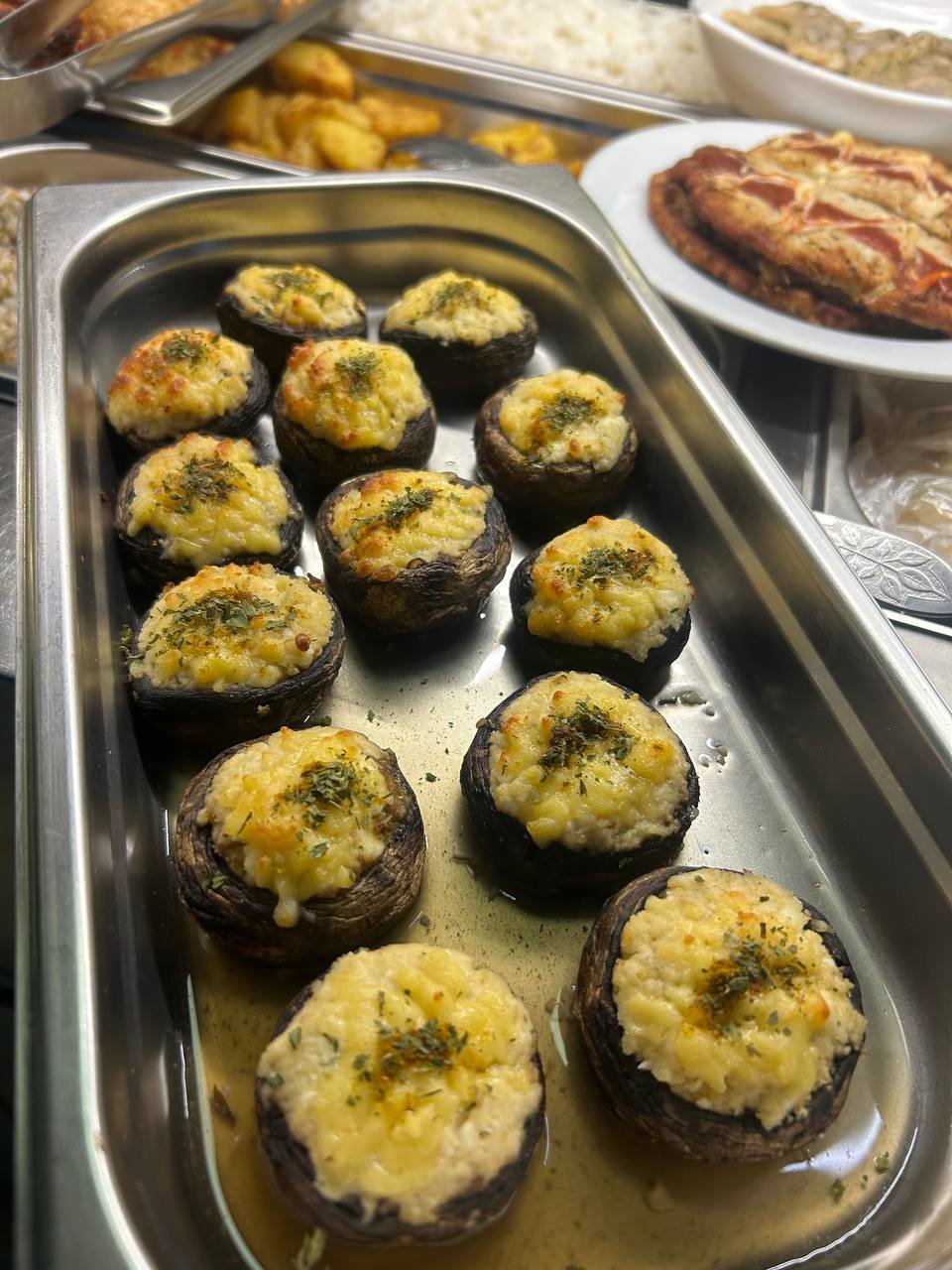 Грибы Шампиньоны с курицей и сыром