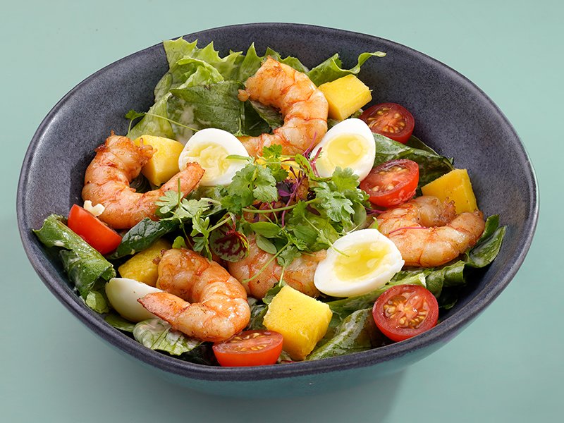 САЛАТ С КРЕВЕТКАМИ И МАНГО