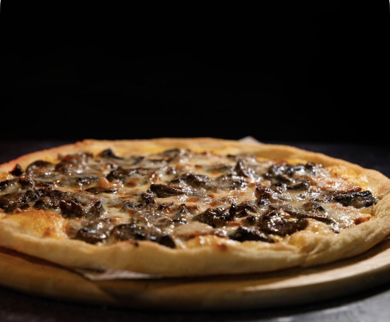 Пицца грибная с курицей