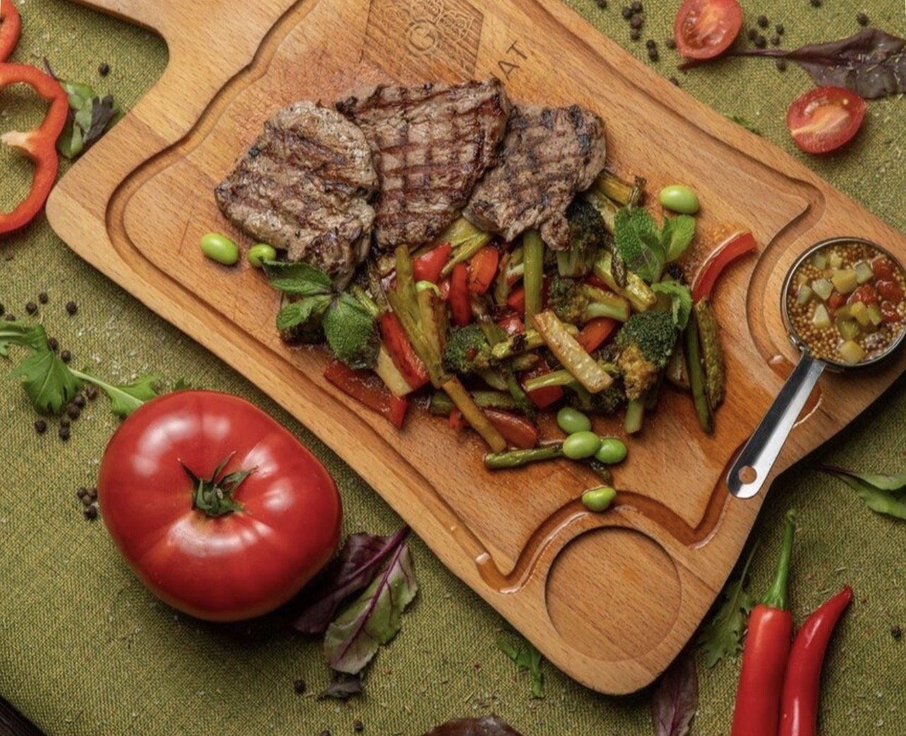 Мраморные медальоны с овощам