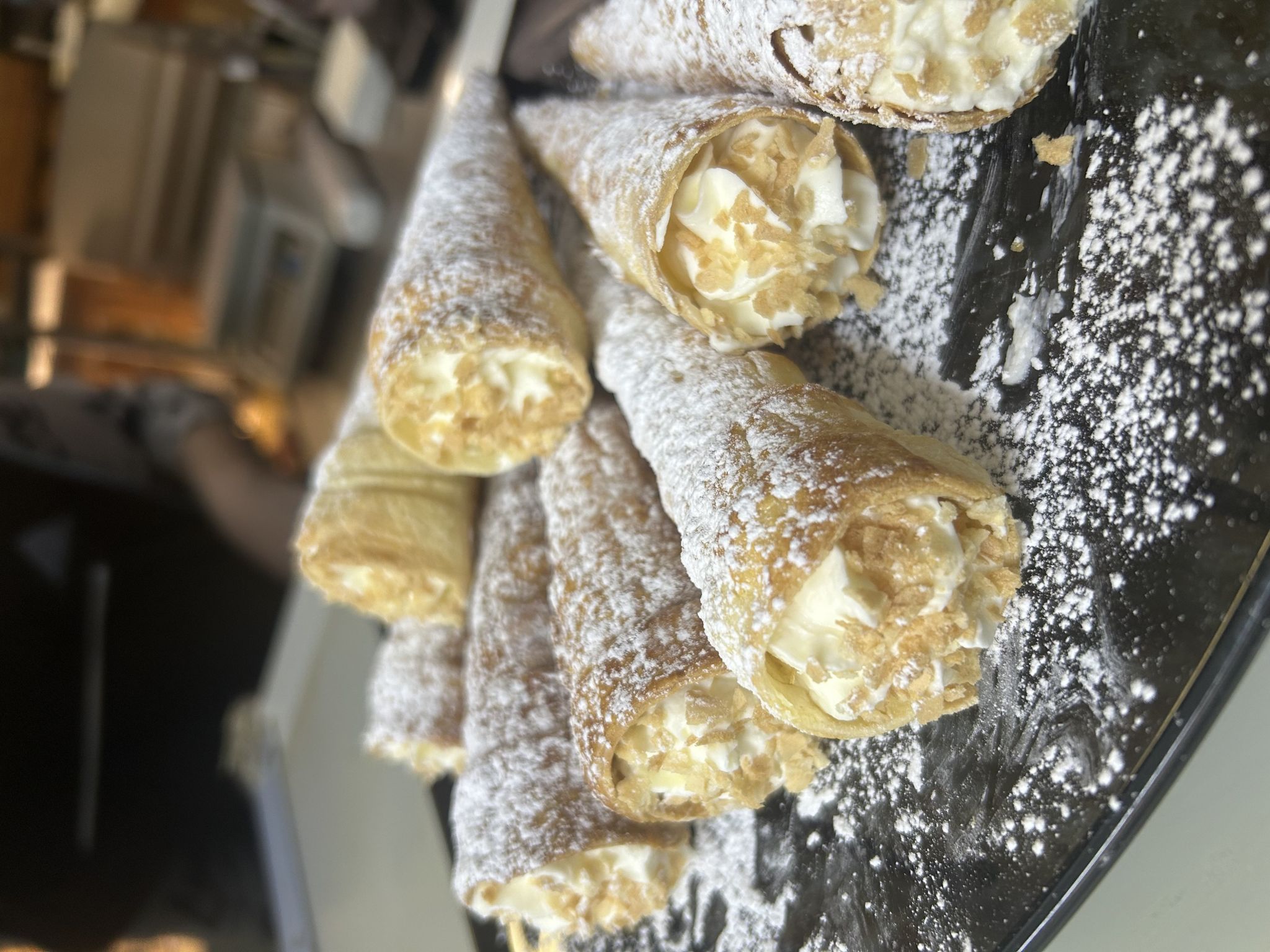 Трубочки с творожным кремом