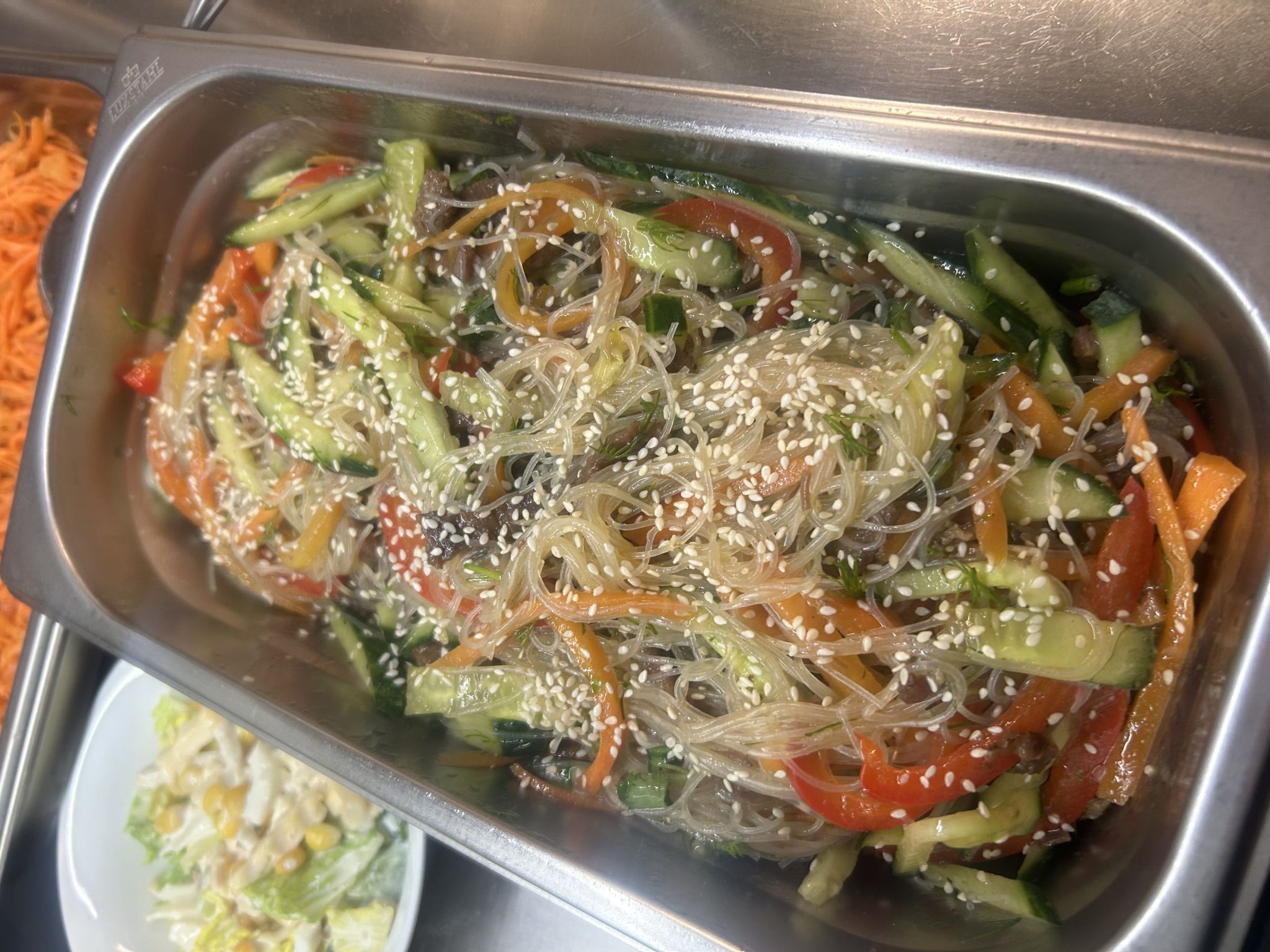 Фунчоза с говядиной и овощами