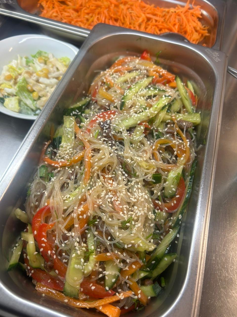 Фунчоза с говядиной и овощами