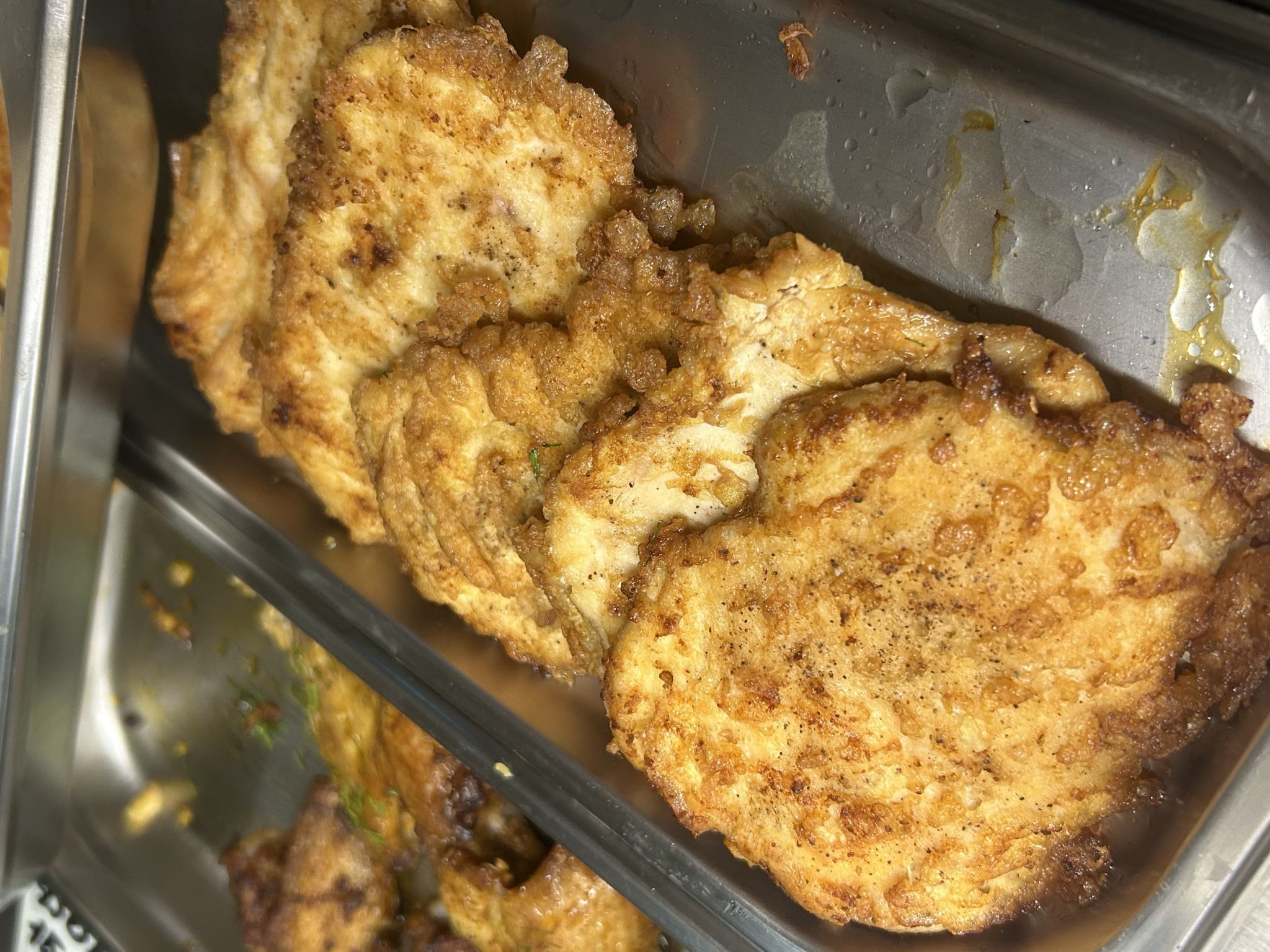 Куринные отбивные в яичным кляре