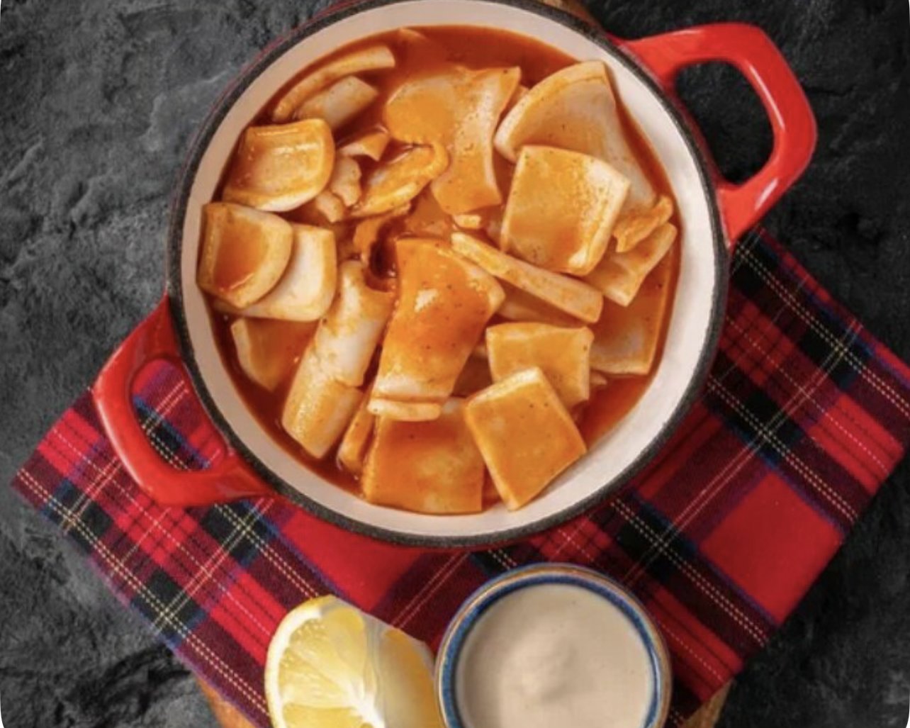 Пикантный кальмар с соусом