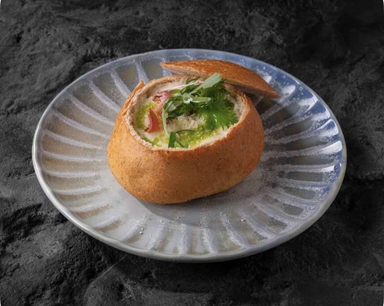 Суп сырный с колбасками и беконом