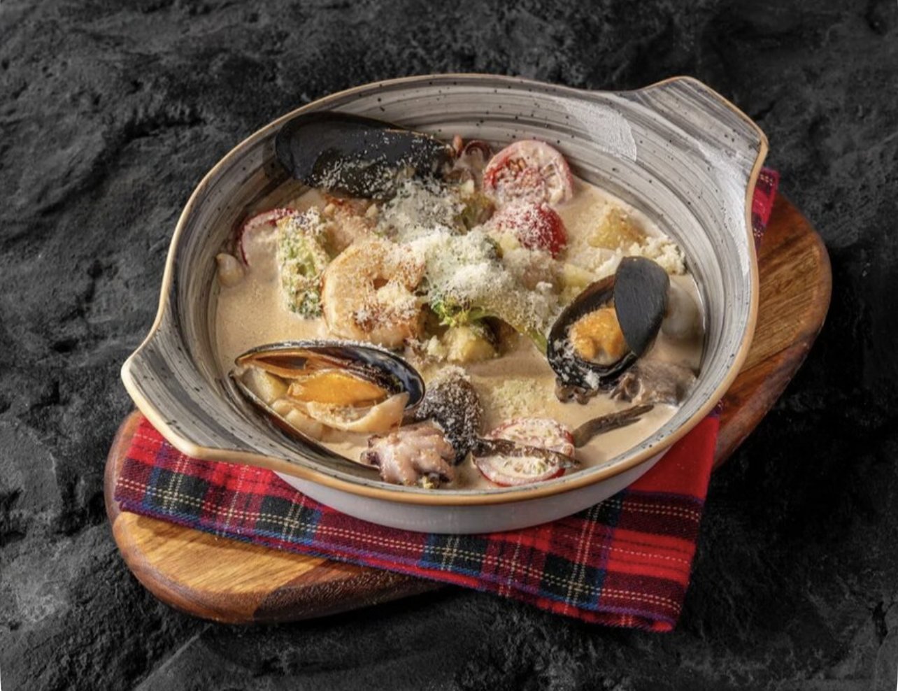 Жаркое из морепродуктов с овощами